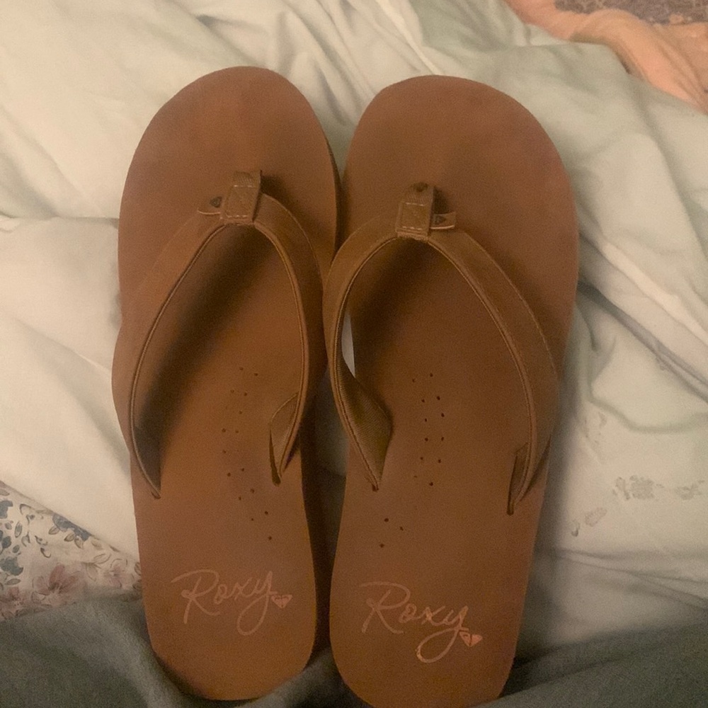 Roxy platform foam sandals